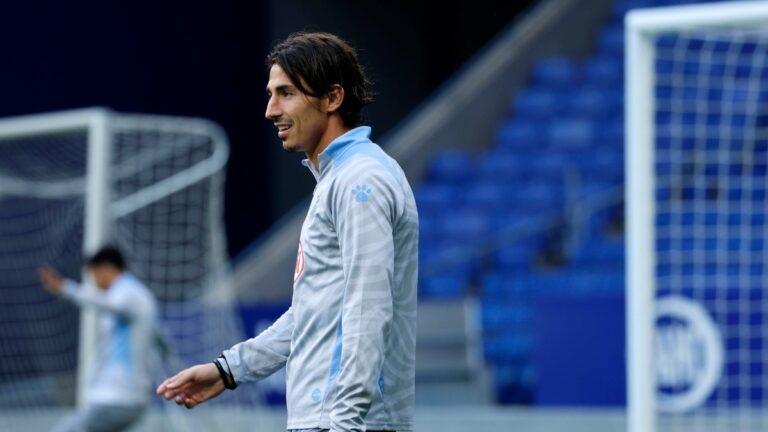 Pere Milla prepara un partido de LaLiga en el RCDE Stadium