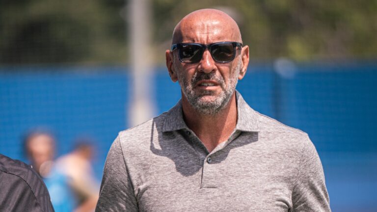 Monchi añade a otro jugador a la lista de la compra Monchi, antes del Espanyol - CE Sabadell en la CE Dani Jarque