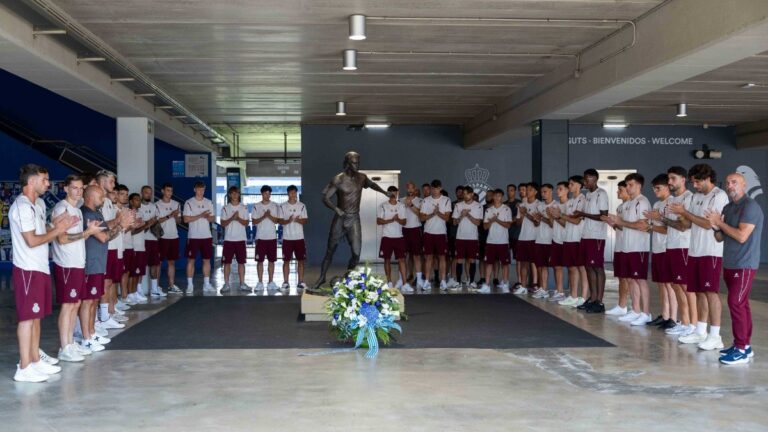 La plantilla del Espanyol rinde homenaje a Dani Jarque