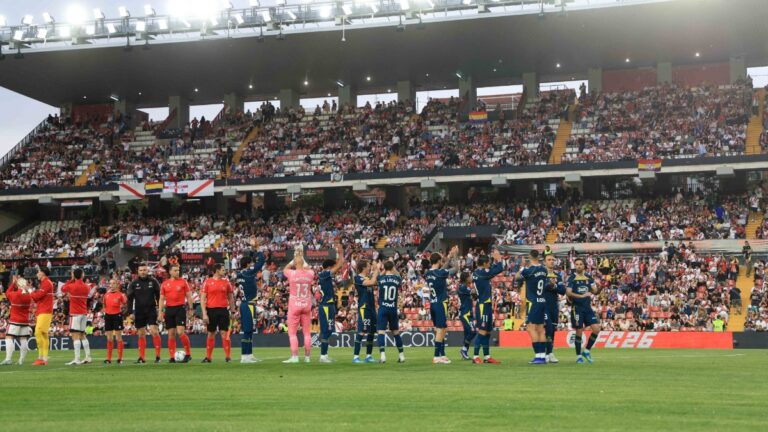 El Espanyol antes de iniciar el partido en Vallecas