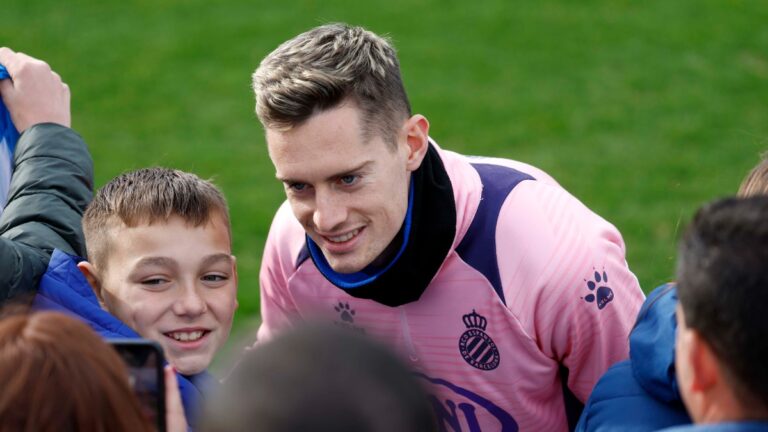 Pol Lozano, en el entrenamiento del Espanyol a puerta abierta