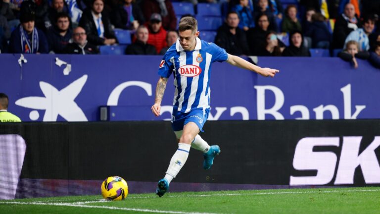 Pol Lozano fue uno de los mejores en el duelo ante CA Osasuna