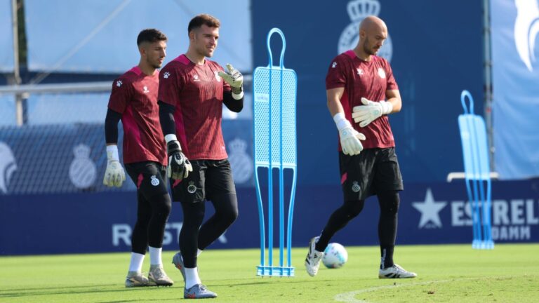 Los tres porteros del Espanyol entrenan en la CE Dani Jarque