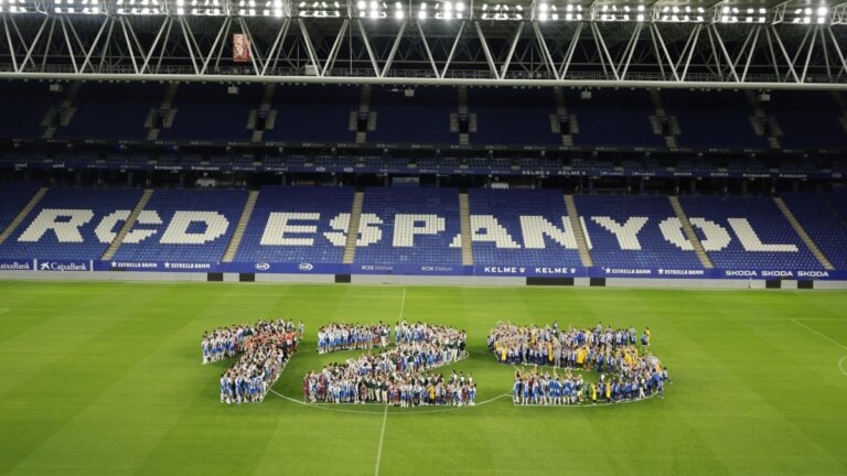 Todos los equipos de 'La21' se dieron cita en el RCDE Stadium para la presentación del fútbol base