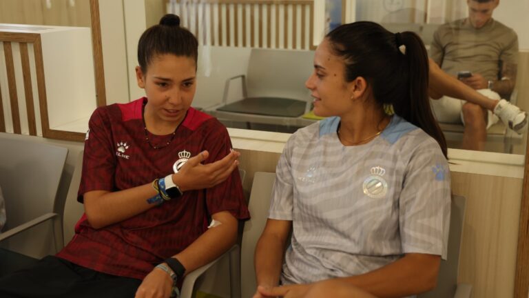 Paula Coba y Laura Martínez han empezado la pretemporada con el Espanyol Femenino con las pruebas médicas
