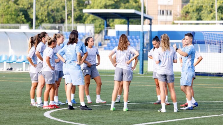 Las jugadoras del Espanyol Femenino entrenan en el campo 2 de la CE Dani Jarque