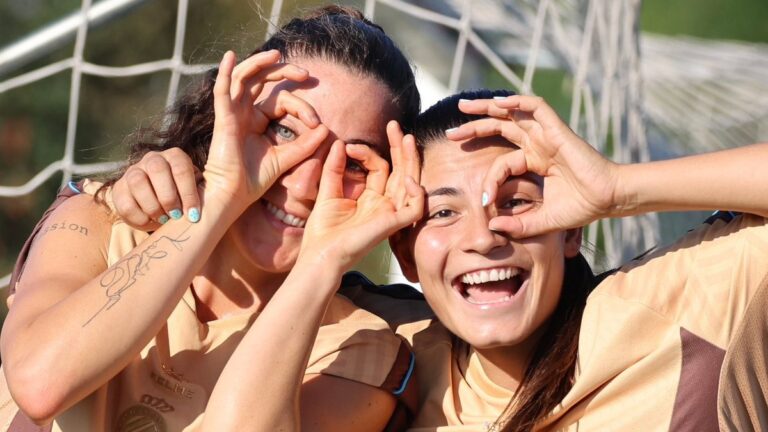 Espanyol Femenino – CE Europa: Clásico de verano Conexión entre Paula Arana y Anita Marcos, dos de las delanteras del equipo