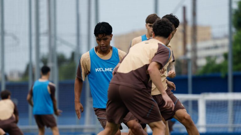 Miguel Londoño prepara un amistoso con el Espanyol B