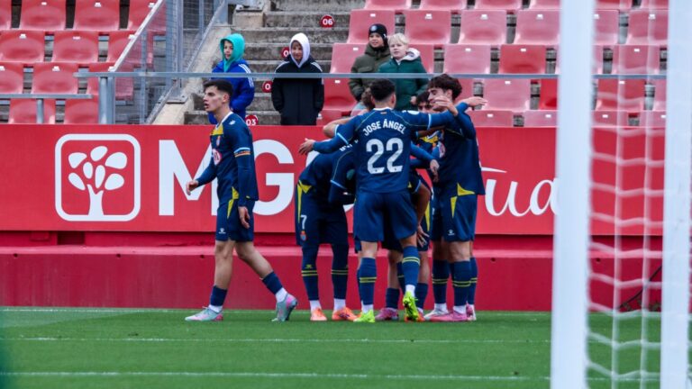 El Espanyol B celebra el gol de Jan Peries en Montilivi