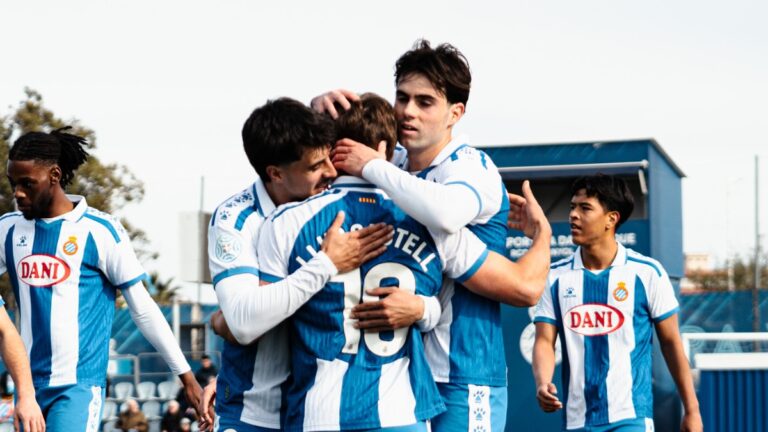 El Espanyol B celebra el gol de Lluc Castell ante el CE Andratx