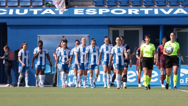 Espanyol Femenino – Alhama CF: Tiempo de reacción El Espanyol Femenino salta al césped de la CE Dani Jarque antes de enfrentarse al Deportivo Abanca en Liga F
