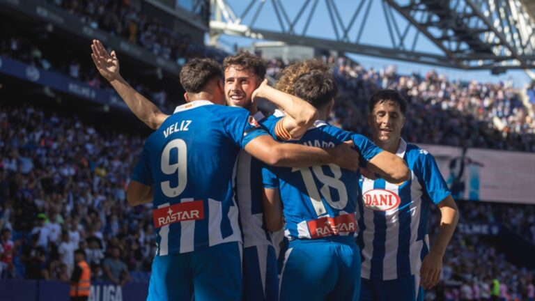 Puado, el gran protagonista de la victoria del Espanyol ante el Deportivo Alavés