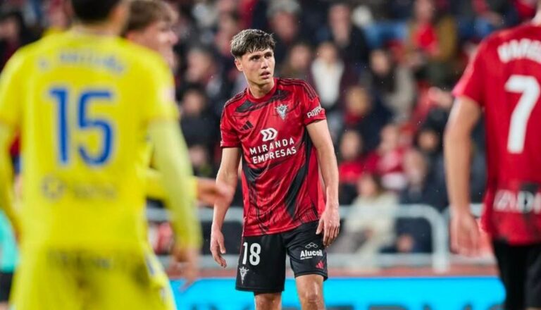 Rafa Bauza, en el CD Mirandés - UD Las Palmas