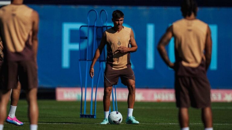 Rafa Bauzà entrena con el Espanyol en la CE Dani Jarque