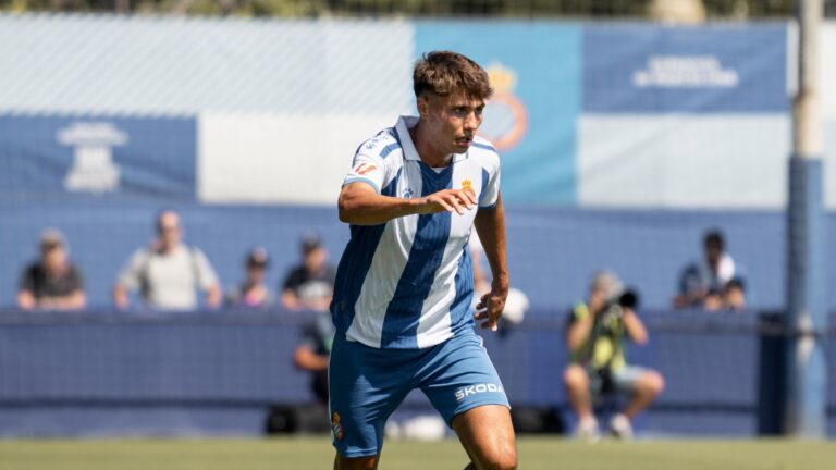 Rafa Bauza fue titular en el amistoso disputado en la CE Dani Jarque entre el Espanyol y el Southampton