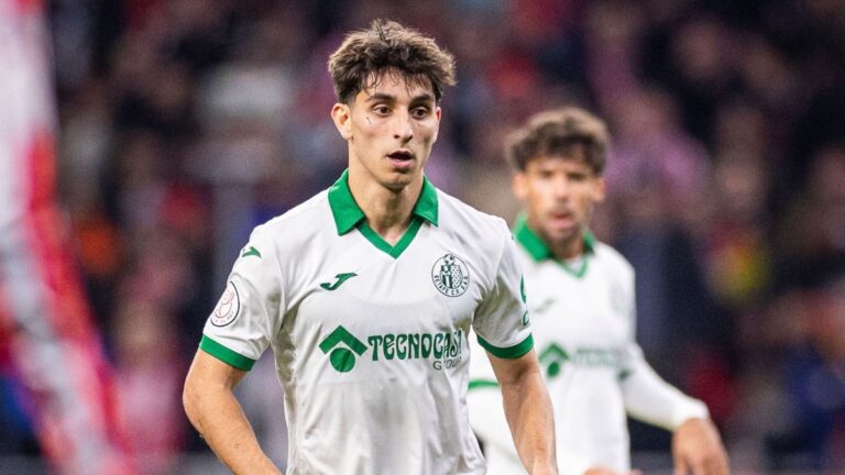 Ramón Terrats viste la camiseta del Getafe CF en su cesión