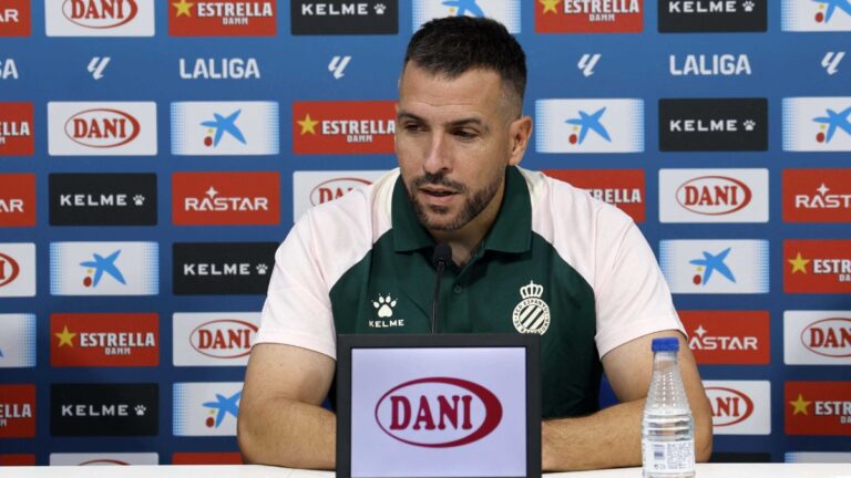 Raúl Jardiel, en la sala de prensa de la CE Dani Jarque