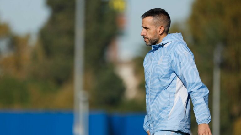 Raúl Jardiel prepara con el Espanyol B el partido ante el CD Alcoyano