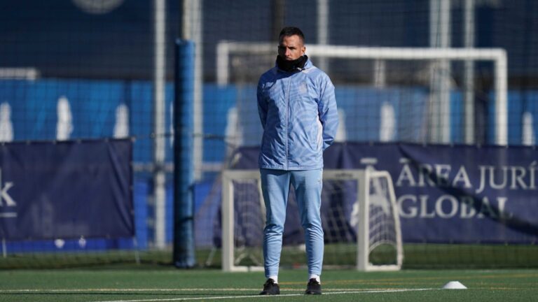 Raúl Jardiel, en un entrenamiento con el Espanyol B