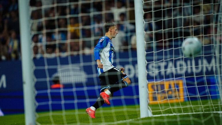 Un 80% de la afición perica pide un cambio en el Espanyol Bryan Zaragoza se estrenó con gol en su primera titularidad con el Espanyol, aunque no subió al marcador