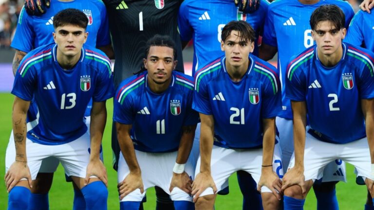Luca Koleosho lleva el '11' con la Selección italiana Sub-21