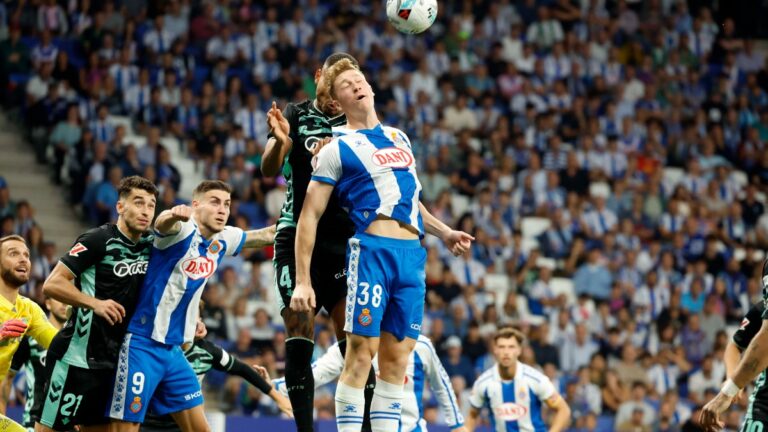 La revancha marca el Real Betis – Espanyol Pau López, muy pendiente de un balón en el Espanyol - Real Betis