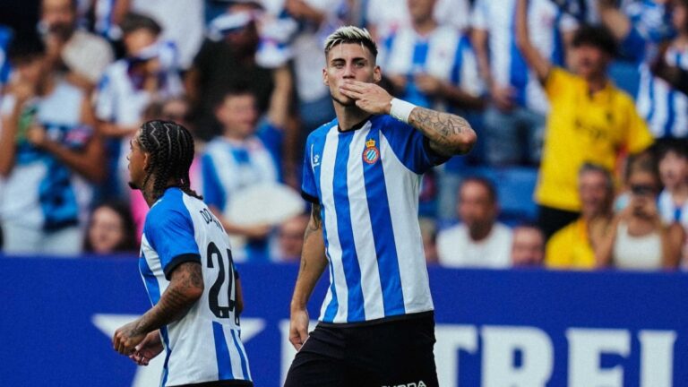 Roberto Fernández marca en el Espanyol - Levante UD