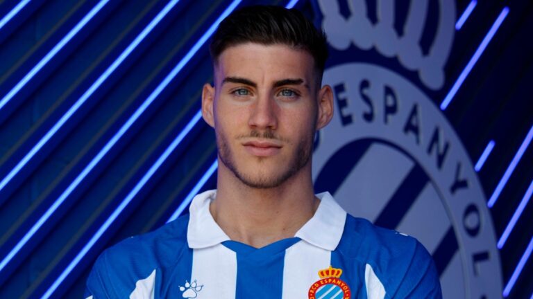 Roberto Fernández viste la blanquiazul en la CE Dani Jarque