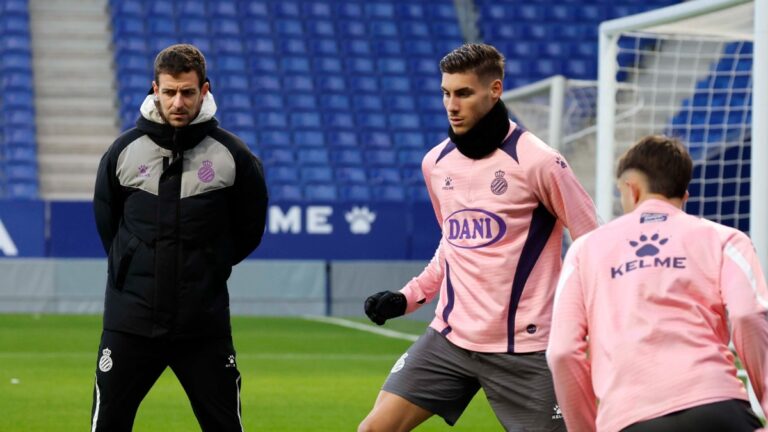 Roberto Fernández está con Jofre Carreras en el RCDE Stadium