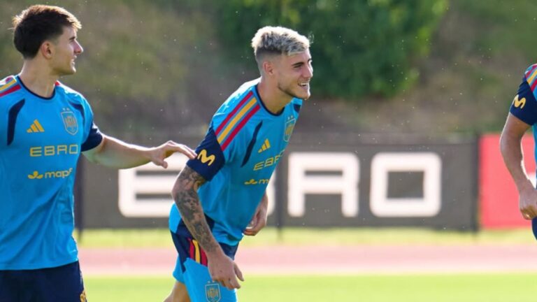 Roberto Fernández entrena como internacional absoluto con España