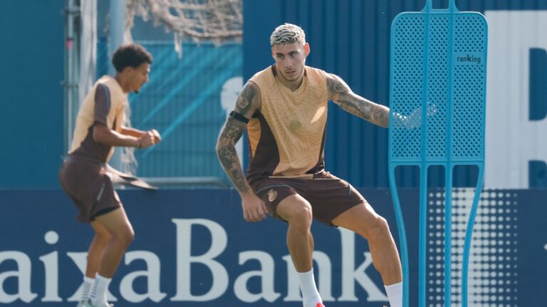 Roberto Fernández entrena en la CE Dani Jarque