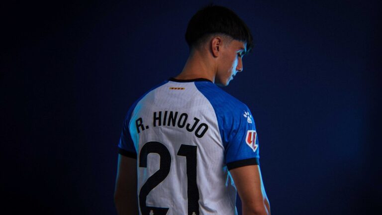 Roger Hinojo lleva el dorsal 21 con el primer equipo del Espanyol