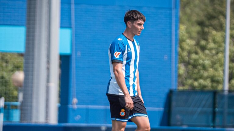 Roger Hinojo salió en la segunda mitad del amistoso entre el Espanyol y el CE Sabadell