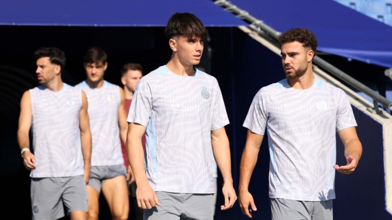 Roger Hinojo y Marcos Fernández preparan con el Espanyol el debut liguero ante el Atlétic de Madrid