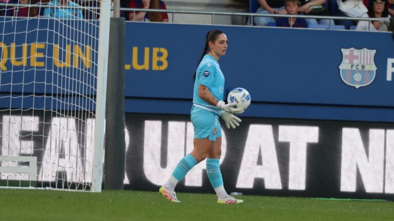 Romy Salvador defendió la portería del Espanyol Femenino en el derbi ante el FC Barcelona