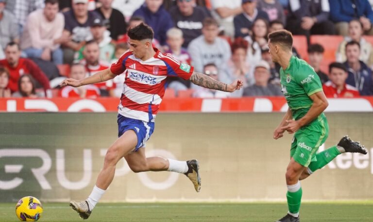 Rubén Sánchez jugó todo el duelo en la victoria del Granada CF ante el Racing de Santander