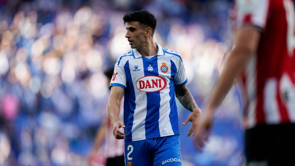Rubén Sánchez: "Me queda un año de contrato en el Espanyol y lo voy a cumplir" 2 Rubén Sánchez, titular en el Espanyol - Athletic Club de Bilbao