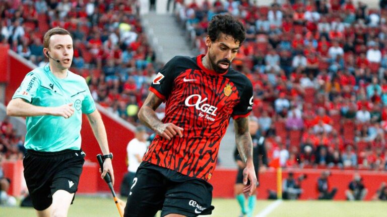 Samu Costa, protagonista en un partido liguero del RCD Mallorca en Son Moix