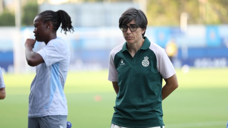 Sara Monforte, antes del Espanyol Femenino - FC Badalona Women de pretemporada