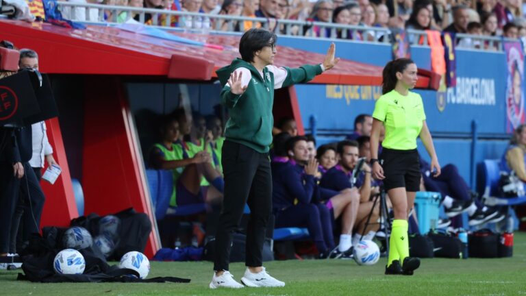 Sara Monforte, en el área técnica del Johan Cruyff