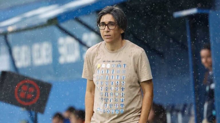 Sara Monforte: «Lo merecíamos ya después de los palos recibidos en las dos primeras jornadas» Sara Monforte, en el Espanyol Femenino - Deportivo Alavés