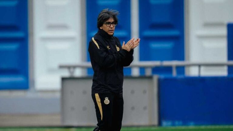 Sara Monforte prepara en la CE Dani Jarque el Real Sociedad - Espanyol Femenino