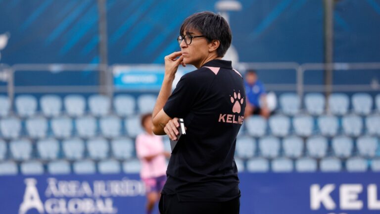 Sara Monforte y sus jugadoras buscarán la primera victoria de la temporada ante el Madrid CFF