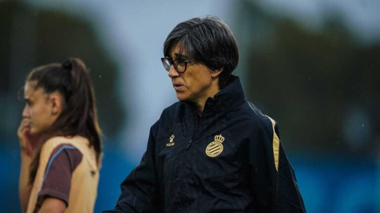 Sara Monforte prepara un entrenamiento con el Espanyol Femenino en la CE Dani Jarque