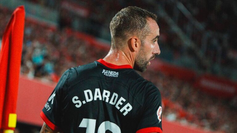 Sergi Darder luce el dorsal '10' con el RCD Mallorca