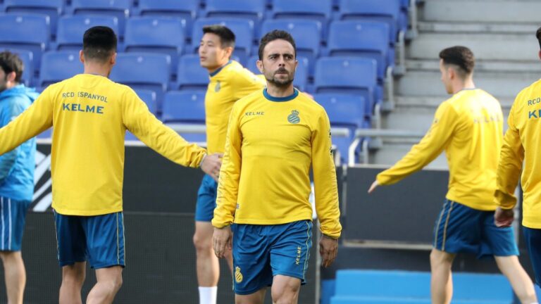 El Espanyol B, a la espera de conocer a su entrenador Sergio García, en su etapa como jugador del Espanyol