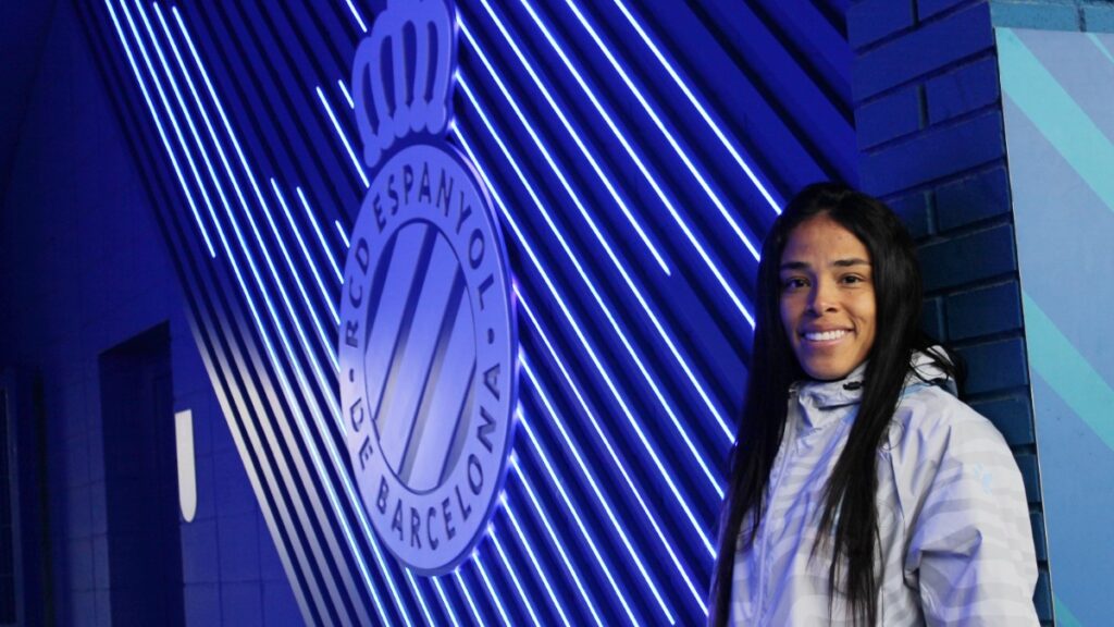 Simona Botero: "Sara Monforte puede tirar de las que estamos" 2 Simona Botero ve al Espanyol Femenino en lo alto de la tabla