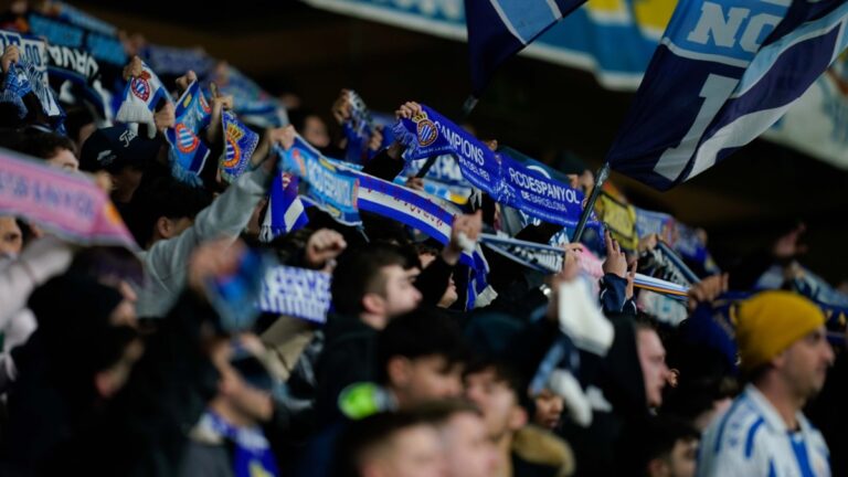 Las gradas del RCDE Stadium presentan una gran entrada en un partido de LaLiga del Espanyol