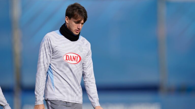 Urko González de Zárate encuentra la confianza en el Espanyol Urko González de Zárate, en la Ciutat Esportiva Dani Jarque entrenando