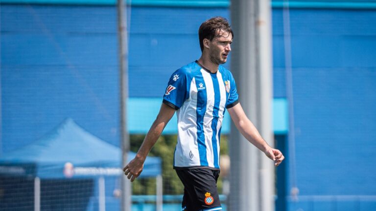 Urko González de Zárate: «Jugar en el Espanyol es la hostia» Urko González de Zárate, en el amistoso entre el Espanyol y el CE Sabadell
